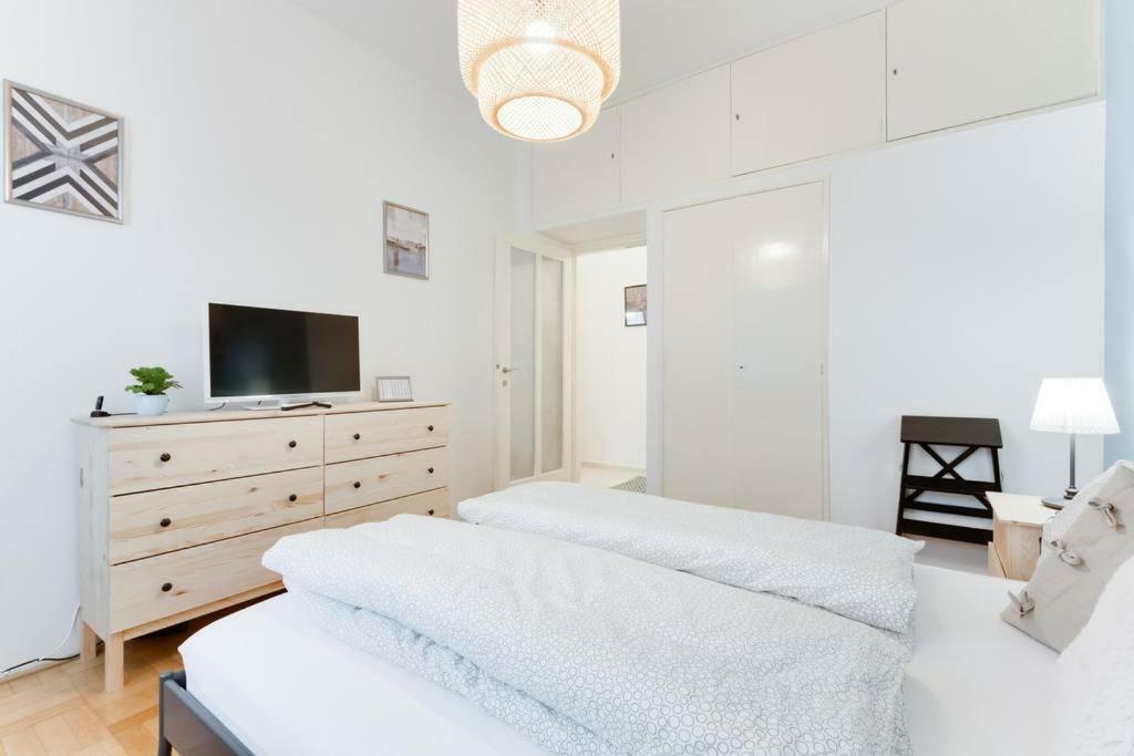 Apartment Alex Прага Экстерьер фото